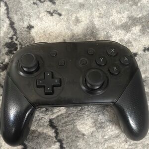 Nintendo Black Pro Controller Ergonomic Design